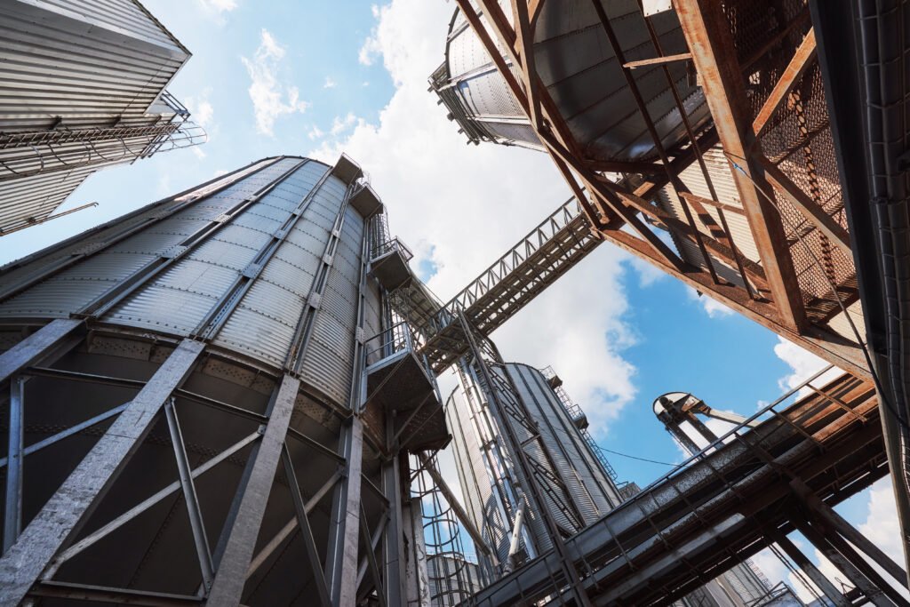 Foto de silos agrícolas