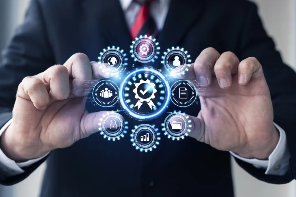 Engrenagem tecnológica com elementos do mundo corporativo.